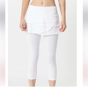 Lucky in Love Tennis Scallop Skirt Capri Legging / Small - White